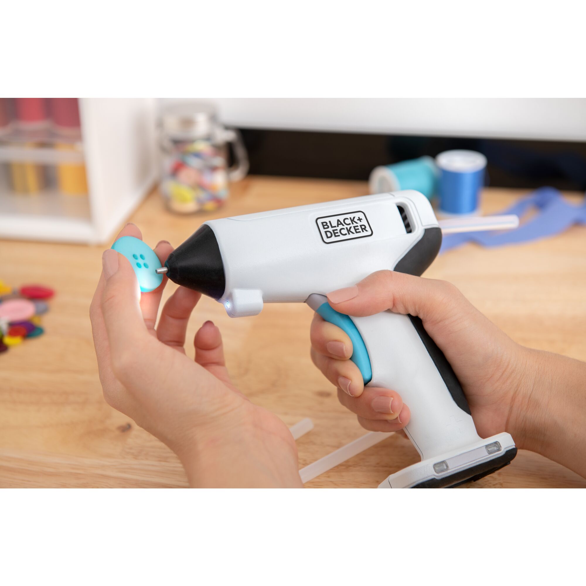 3.6V Cordless Glue Gun BLACK DECKER