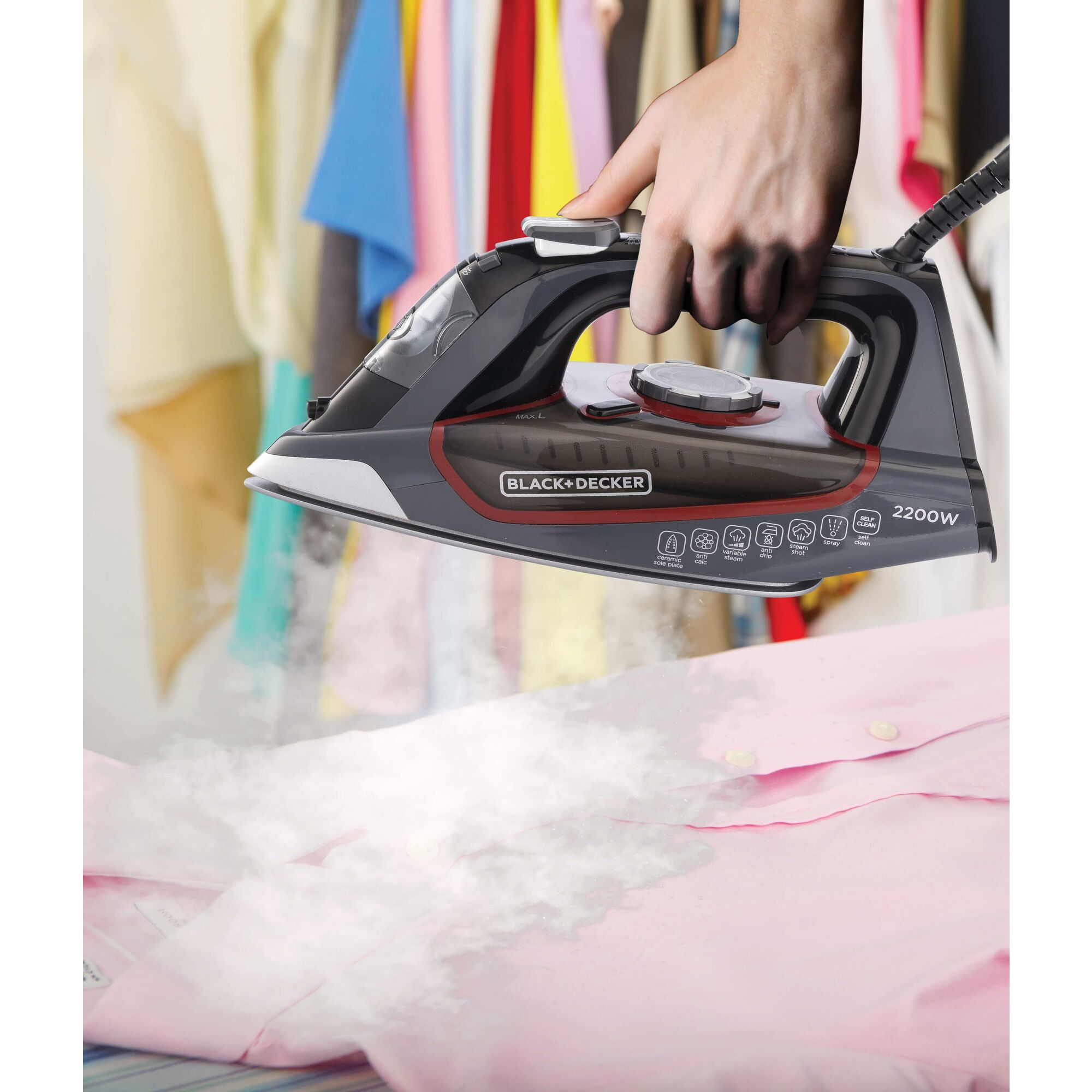 2200W MPP Steam Iron with Ceramic Soleplate BLACK DECKER